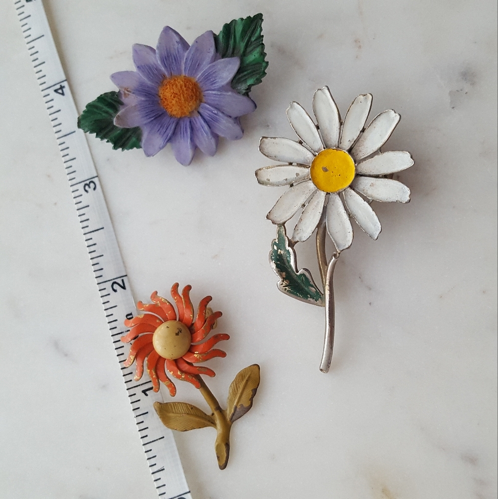 🌙Vintage Floral 3 Brooch Collection🌸 - Picture 2 of 9